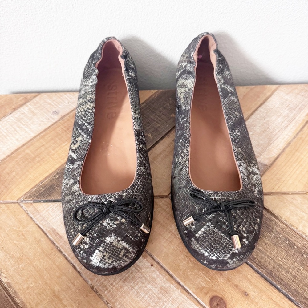 Strive Siena Snake Print Flats